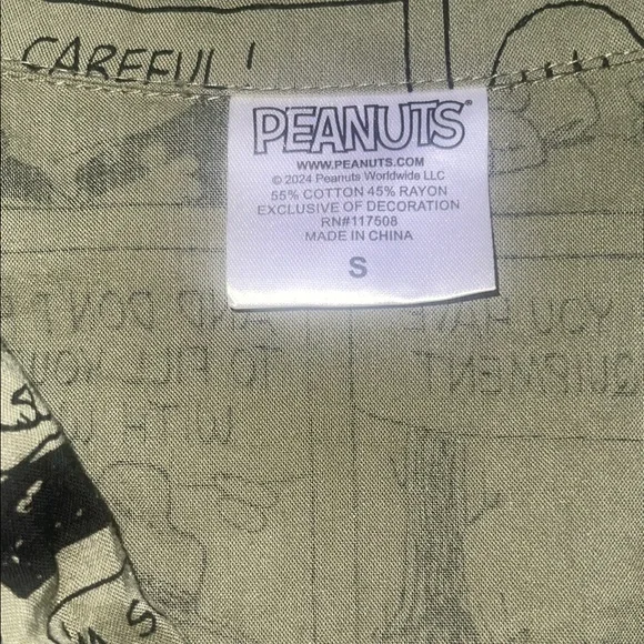 Peanuts Olive Comic Print Men's Shirt size small beagle scout - Picture 9 of 13